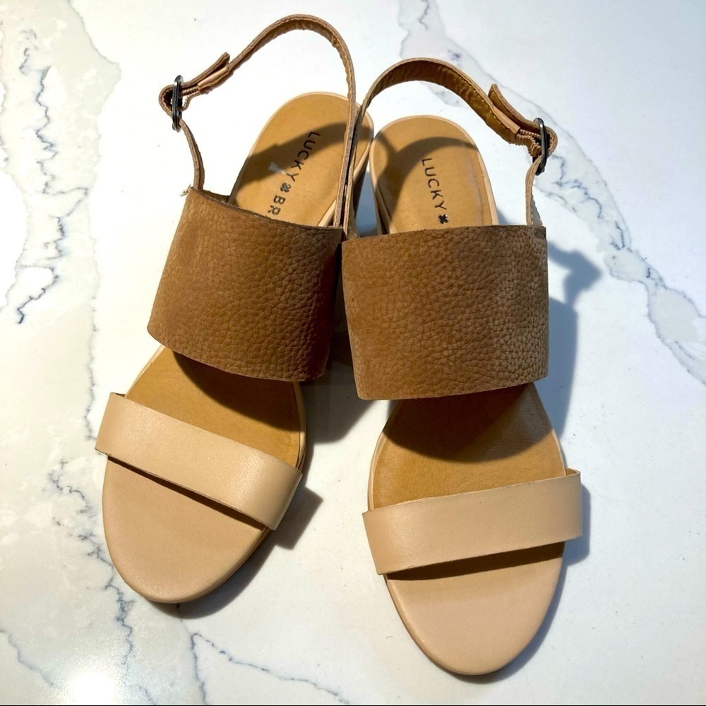 LUCKY BRAND Sz 8 Gewel Block Stacked Heel Sandal 2” Heel